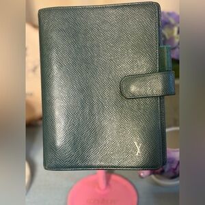 LOUIS VUITTON MM TAIGA LEATHER AGENDA